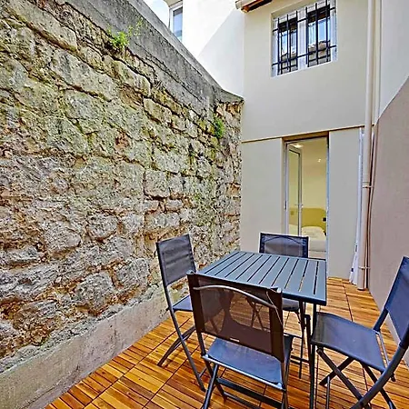 Ξενοδοχείο Modern With Terrace 2*