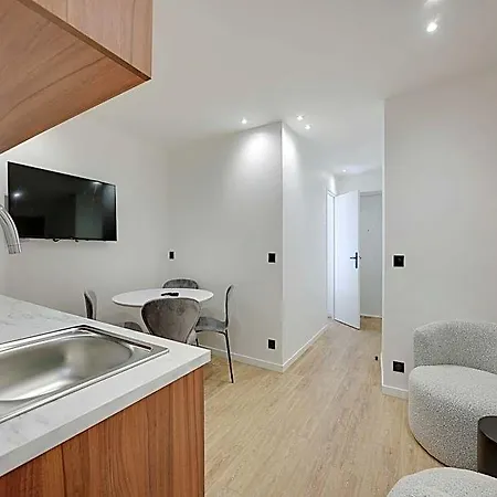 Modern With Terrace Ξενοδοχείο